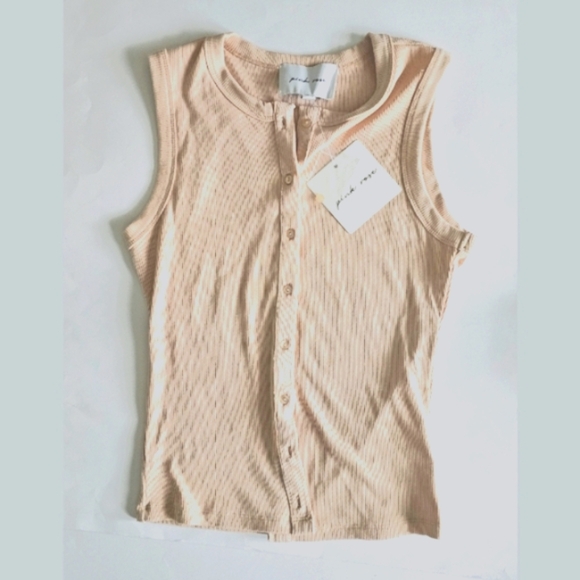 Sleeveless Ribbed Button Down Top - Picture 2 of 4